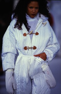 119813190_isaac-mizrahi-fw-1993(29).thumb.jpg.a321cbf448017efef38b8ce17f30ee35.jpg