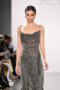 1198716975_LaquanSmithRunwayFebruary2019NewYorkVCcIEjIZWAwx.thumb.jpg.8ed33f7f2c0057cab8f9ab653badc63e.jpg