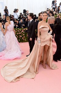 [1147421056] The 2019 Met Gala Celebrating Camp - Notes on Fashion - Arrivals.jpg