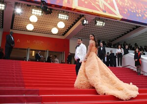 [6b220a1a886c488ea9ace86840b3f326] France Cannes 2019 Once Upon a Time in Hollywood Red Carpet.jpg