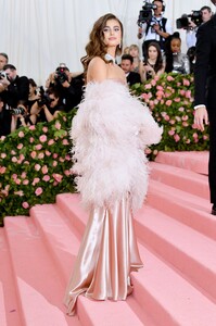 [1147422015] The 2019 Met Gala Celebrating Camp - Notes on Fashion - Arrivals.jpg
