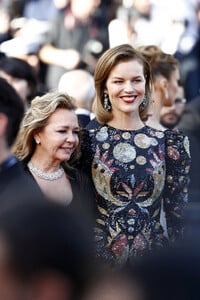 Eva+Herzigova+Rocketman+Red+Carpet+72nd+Annual+Gd4vYubPoqAx.jpg