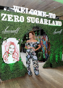 Jessie+James+Decker+Smirnoff+Zero+Sugar+Infusions+e4caiKLsuTkx.jpg