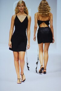 1224829790_sportmax-ss-1996(7).thumb.jpg.9ef3f00997f4a8e0fe686f47bb4cbca1.jpg