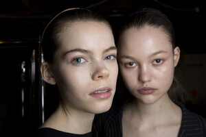 1239933638_dion-lee-bks-m-rf19-1314(1).thumb.jpg.81f299de1921980fc71de5a0314cef32.jpg