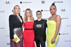 Alicia+Silverstone+Daily+Front+Row+Fashion+eKTmu5XI4YUx.jpg