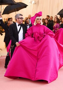 [1147404648] The 2019 Met Gala Celebrating Camp - Notes on Fashion - Arrivals.jpg