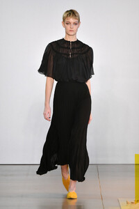 129508233_NoonNoorRunwayFebruary2019NewYorkFashionAMRHt5mhfhCx.thumb.jpg.db3740b354e6455508b2ab63bd8910bd.jpg