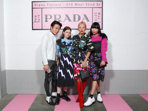 Tina+Leung+Prada+Resort+2020+Fashion+Show+H01iklDeT58x.jpg