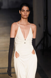 1317087855_DionLeeRunwayFebruary2019NewYorkFashionILxNId-Lzpmx.thumb.jpg.61b7e16aefd88ac9fef6a36995bdcb6e.jpg