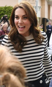13202686-7001597-The_Duchess_of_Cambridge_shared_her_excitement_on_the_arrival_of-a-184_1557244415786.jpg