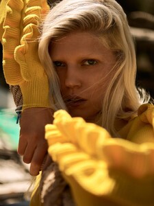 1329920348_Tomas-De-La-Fuente-Ola-Rudnicka-Telva-Mag-(5).thumb.jpg.7ddbdb3041a636ceb320176dcb75d128.jpg