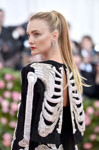[1147412056] The 2019 Met Gala Celebrating Camp - Notes on Fashion - Arrivals.jpg