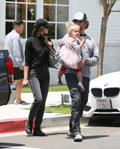 Bradley+Cooper+Irina+Shayk+daughter+CVGd0_j82Wux.jpg