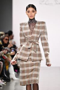 1345274627_LaquanSmithRunwayFebruary2019NewYorkxF8XrV30cO9x.thumb.jpg.27d2f23f0a3ff75ba6dcb896ad0c0c95.jpg