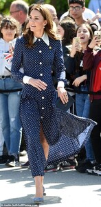 13485204-7027729-The_royal_is_on_hand_to_see_a_special_exhibition_marking_the_val-a-142_1557842685455.jpg