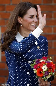13488402-7027729-The_Duchess_of_Cambridge_at_Bletchley_Park_today-a-11_1557850432663.jpg