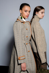 1354615282_tory-burch-bks-g-rf19-4924(1).thumb.jpg.223834af6ac0f767e8cfaceee1276a81.jpg