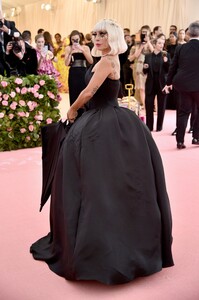 [1147404796] The 2019 Met Gala Celebrating Camp - Notes on Fashion - Arrivals.jpg