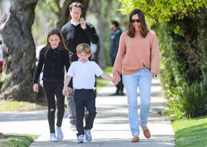 Jennifer+Garner+out+and+about+M4R8ZU5vnvzx.jpg