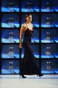 1369584025_norma-kamali-fw-1994(1).thumb.jpg.a3432d9a2e289c8742f3a265569d7385.jpg