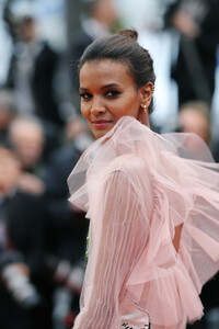 Liya+Kebede+Pain+Glory+Dolor+Y+Gloria+Douleur+ZU-fbkg-ag8x.jpg