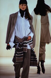 138231786_adrienne-vittadini-fw-1993(5).thumb.jpg.d66b2c4d3659b63f3c55faa07ef0003e.jpg