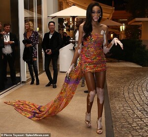13835090-7060161-Role_model_During_a_recent_appearance_on_the_presenter_s_eponymo-m-87_1558562965824.jpg