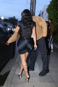 13894724-7065853-Devoted_parent_In_the_wake_of_their_latest_baby_s_birth_Kim_has_-a-3_1558682143741.jpg