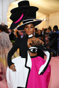 Janelle+Monae+2019+Met+Gala+Celebrating+Camp+l60vOvLtiaqx.jpg