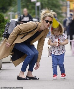 14119472-0-She_s_ready_With_Lily_s_3rd_birthday_happening_next_week_on_July-m-42_1559164535075.thumb.jpg.46c3a9818070c2ae7ccd77298f646192.jpg