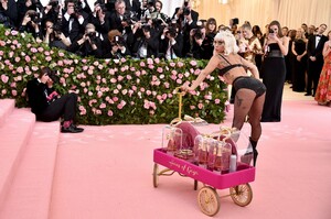 [1147406427] The 2019 Met Gala Celebrating Camp - Notes on Fashion - Arrivals.jpg