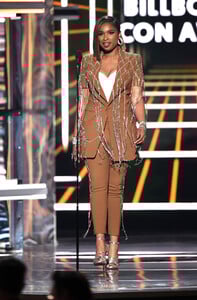 Jennifer+Hudson+2019+Billboard+Music+Awards+AFf61x52zUwx.jpg