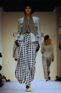 1421568395_cerruti-fw-1993(12).thumb.jpg.ef565cb0ed9570a41cdb9a72768d9058.jpg