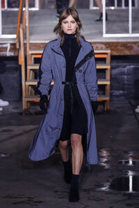 1438207203_JohnElliottRunwayFebruary2019NewYorkOaFRilR_fpcx.thumb.jpg.39e7d14a0ffbab1cc34f5057ccd42c2d.jpg