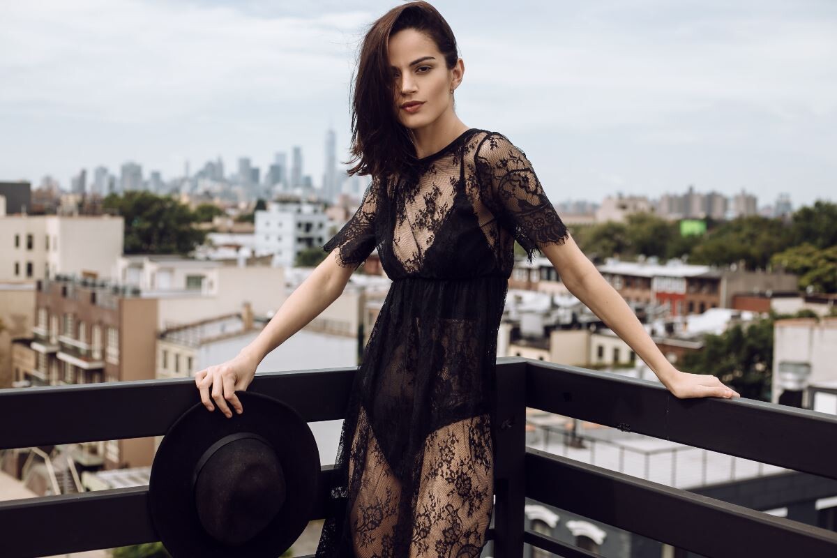 https://www.bellazon.com/main/uploads/monthly_2019_05/1439273832_JessicaOzelami_4.jpeg.ae3969f7b878b77a713062bfad20d881.jpeg