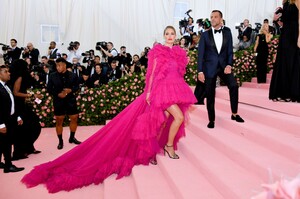 [1147446667] The 2019 Met Gala Celebrating Camp - Notes on Fashion - Arrivals.jpg