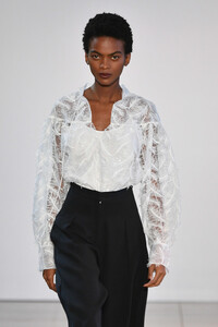 1446429714_NoonNoorRunwayFebruary2019NewYorkFashion6jJKfpmZfrWx.thumb.jpg.e1b99d5a6644e3673678901cd0583a02.jpg