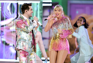 Taylor Swift perform onstage during the 2019 Billboard Music Awards at MGM Grand Garden Arena on May 01, 2019 in Las Vegas, Nevada. 3.jpg