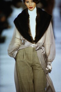 1465419150_isaac-mizrahi-fw-1993(31).thumb.jpg.b1403192bcecca3f7a82033ab7f707e2.jpg