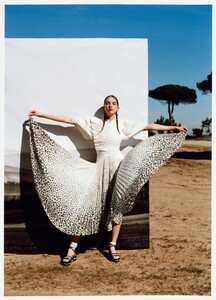 147351561_JamillaHoogenboombyMarcinKempskiforVoguePolandJune2019(14).thumb.jpg.8989de42e64a5aca9bedb886f22498af.jpg