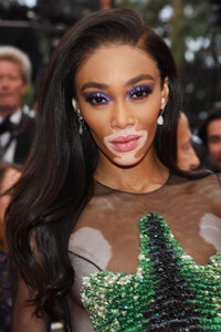 Winnie+Harlow+Oh+Mercy+Roubaix+Une+Lumiere+MUcY2L2VyLvx.jpg