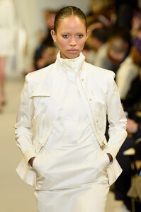 1481490140_BrandonMaxwellRunwayFebruary2019NewYork_YGa-d2hZswx.thumb.jpg.7d70ec9683ea6bc850119947b91a3567.jpg