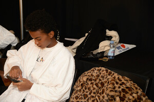 1500728495_NoonNoorBackstageFebruary2019NewYorkNI1coy32Oo_x.thumb.jpg.697c55b413faa730693d9fcc32d1c9c3.jpg