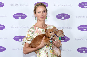 Carolyn+Murphy+Animal+Haven+Gala+2019+Arrivals+FVEFf1fsf81x.jpg