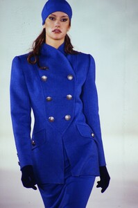 1519671020_oscar-de-la-renta-fw-1993(8).thumb.jpg.fa66684c390e1c3b28ba19973ba710b1.jpg