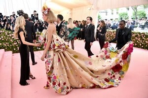 [1147424576] The 2019 Met Gala Celebrating Camp - Notes on Fashion - Arrivals.jpg
