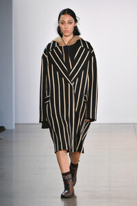 1527975507_NoonNoorRunwayFebruary2019NewYorkFashionLAyu9nln_BPx.thumb.jpg.b9a4df6f09908c028b8512995a5460d3.jpg