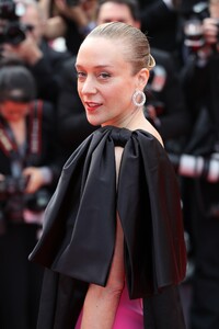           sev210519BZNimage102.jpg