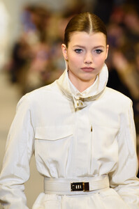 1553367682_BrandonMaxwellRunwayFebruary2019NewYorkZsfmFyHdZhnx.thumb.jpg.3f596194ca16f777def4a20469e5f93d.jpg